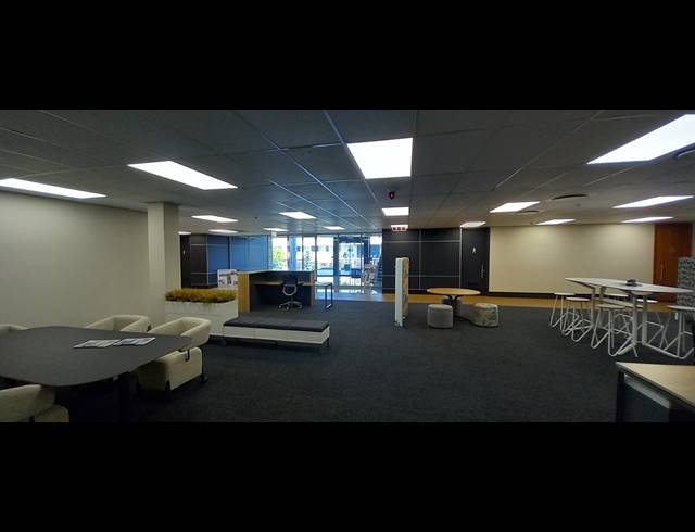 1,609M² OFFICE TO LET IN WOODMEAD